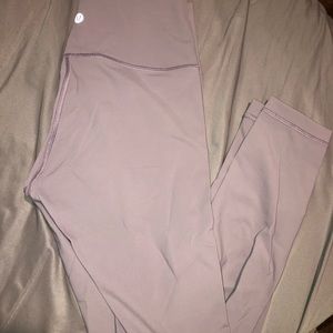 Lululemon light purple/lavender wunder unders